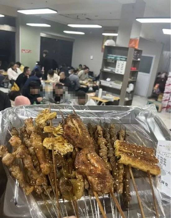中国足球最“穷”赞助商：我没有滔天的背景，借了5000块钱才过的年
