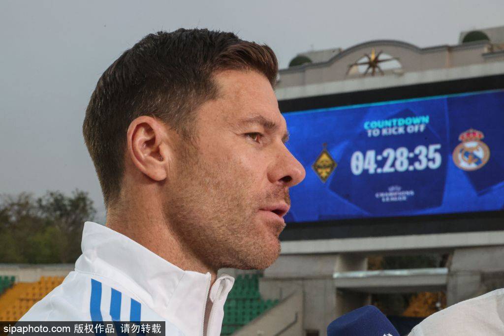 德容谈冲突：卡瓦哈尔可以私下和亚马尔谈，而不是在场上做手势